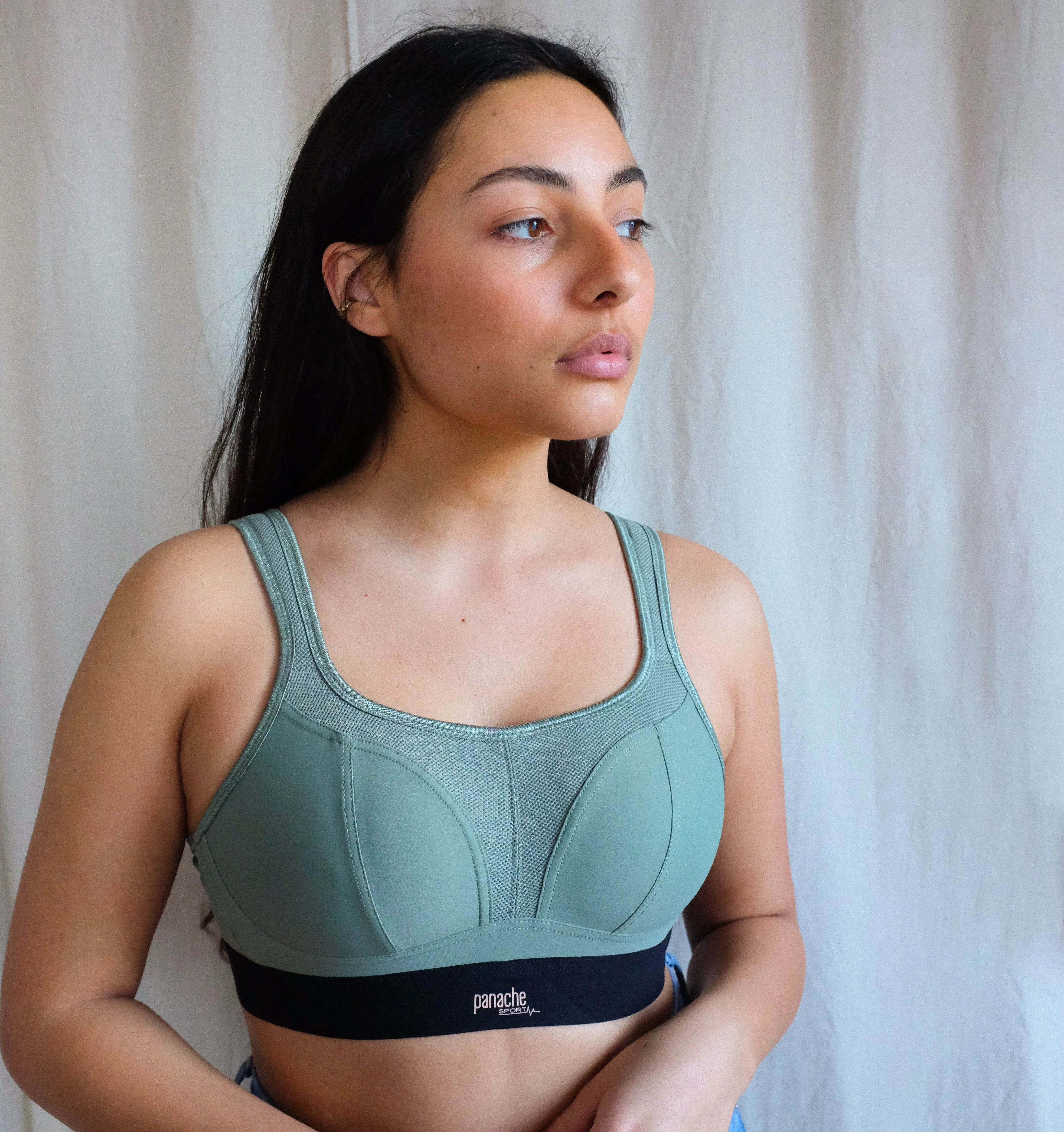 Non-wired shape sports bra [Khaki / Black]
