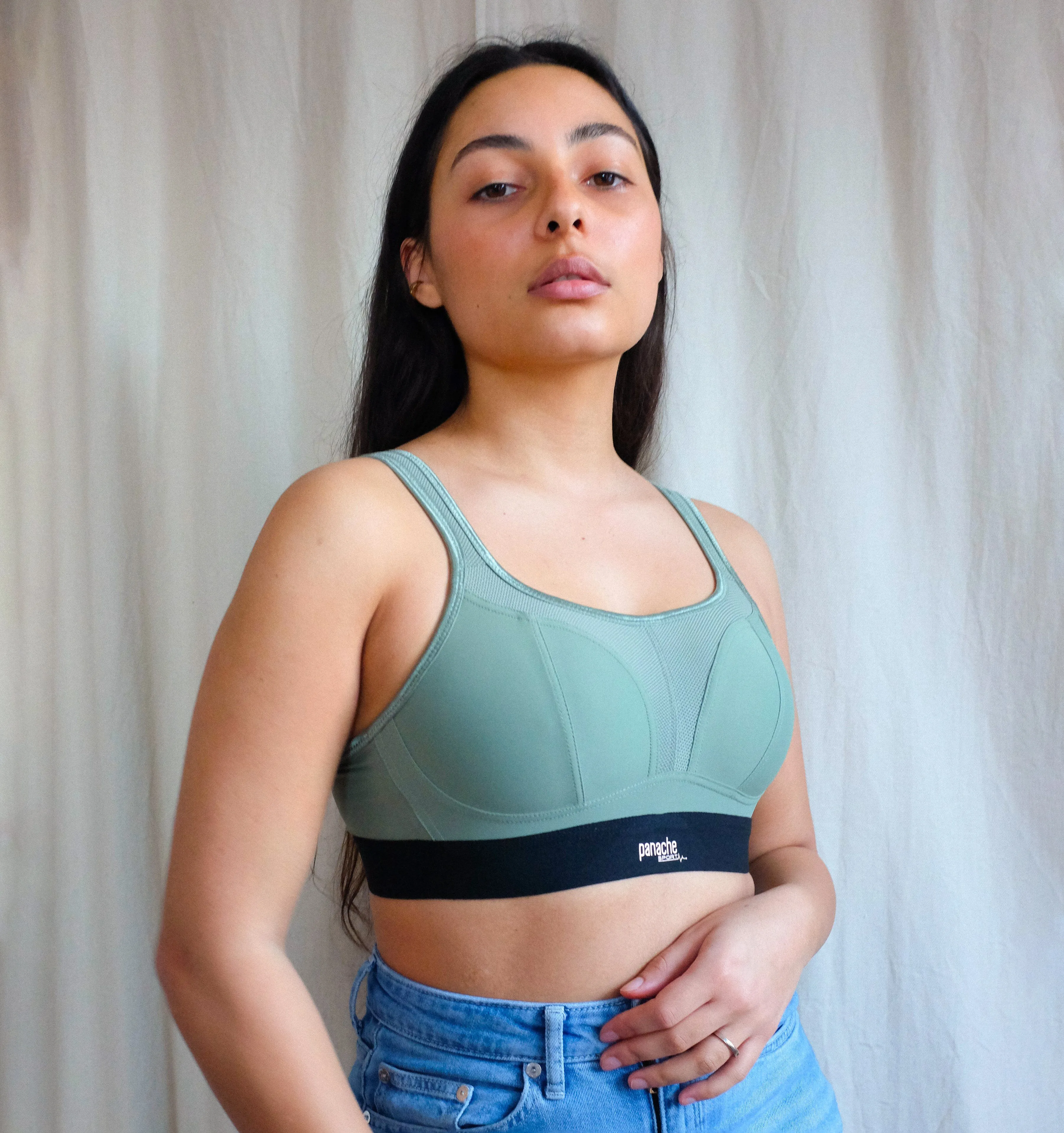 Non-wired shape sports bra [Khaki / Black]